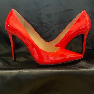 Pour La Victoire Bright Red Patent Leather Pumps size 8
